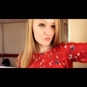 Meet your Posher, Lauren